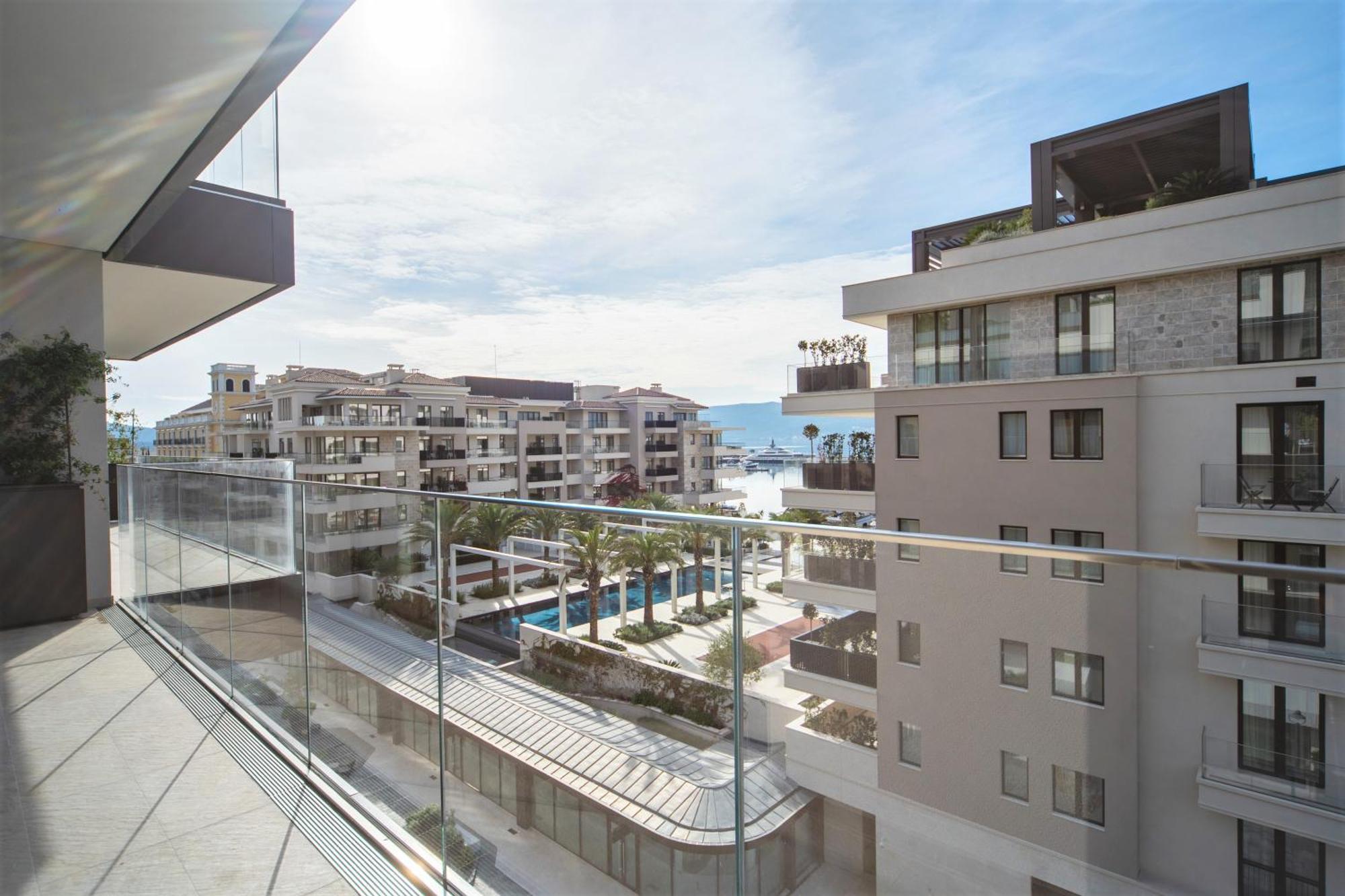 Porto Montenegro Residences Тиват Екстериор снимка
